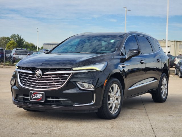 Used 2022 Buick Enclave Essence w/ Experience Buick Package FWD image 3