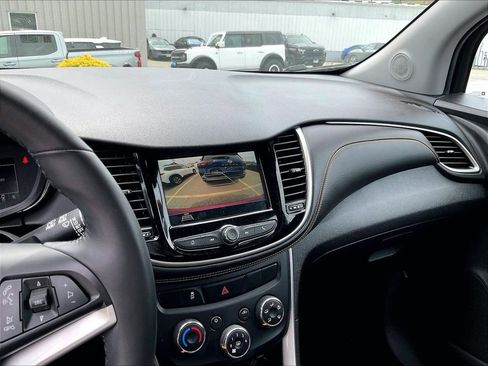 Used 2018 Chevrolet Trax LT w/ LT Convenience Package AWD/4WD image 19