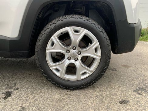 Used 2020 Jeep Renegade Limited AWD/4WD image 29