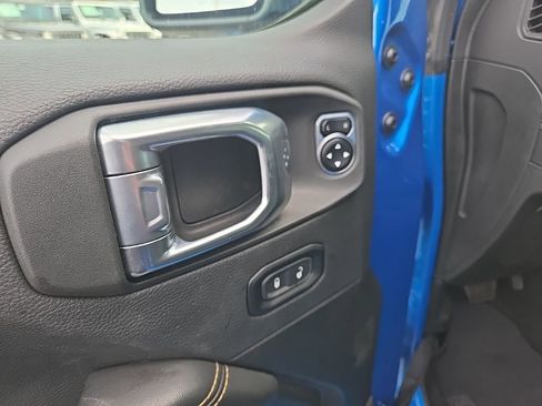 Used 2024 Jeep Wrangler Sahara w/ Technology Group AWD/4WD image 33