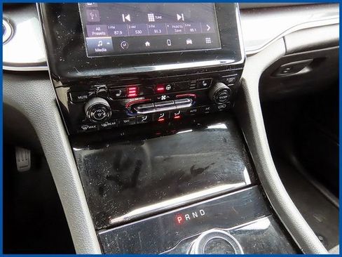 Used 2023 Jeep Grand Cherokee Laredo w/ Luxury Tech Group I AWD/4WD image 17