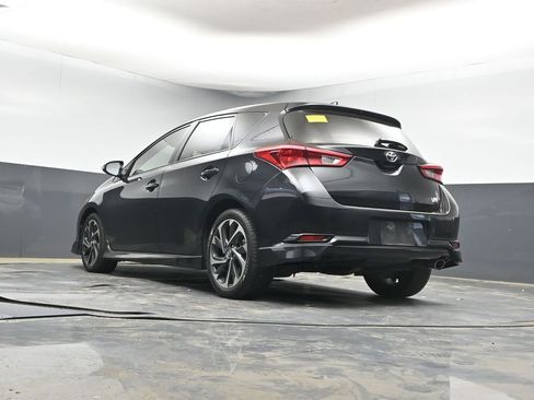 Used 2018 Toyota Corolla iM w/ Carpet Mat Package (TMS) image 12