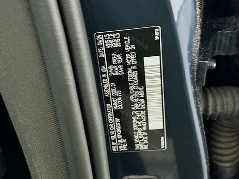 Used 2024 Volvo S60 B5 Core FWD image 12