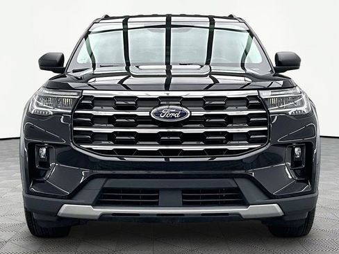 Certified 2025 Ford Explorer Active w/ Active Comfort Package AWD/4WD image 3