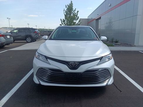Used 2020 Toyota Camry XLE FWD image 4