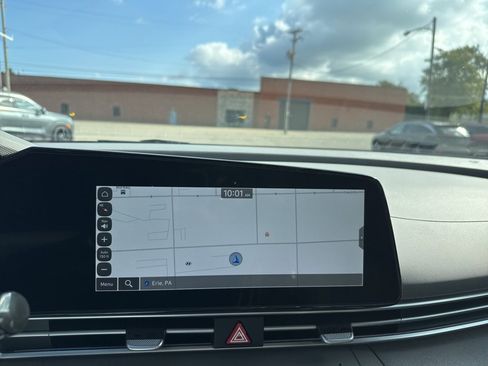 New 2025 Hyundai Elantra SEL image 23