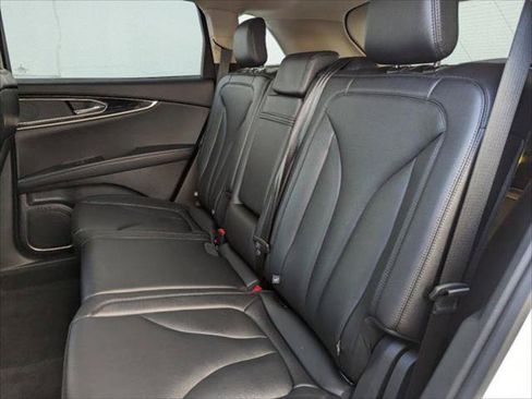 Certified 2022 Lincoln Nautilus FWD w/ Premium Package image 29