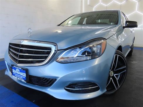 Used 2016 Mercedes-Benz E 350 4MATIC Sedan w/ Premium Package image 1