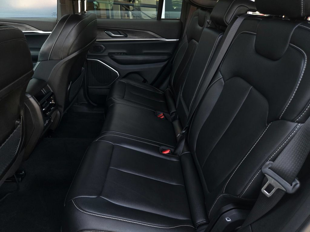 Used 2024 Jeep Grand Cherokee Limited 4xe AWD/4WD image 14