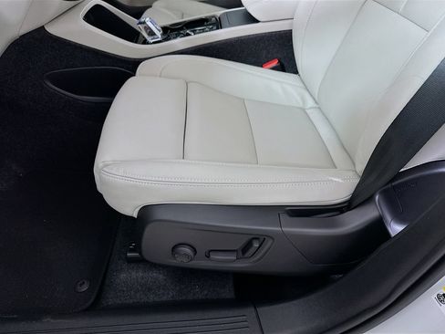 Used 2026 Volvo XC40 B5 Plus w/ Protection Package Premier AWD/4WD image 9