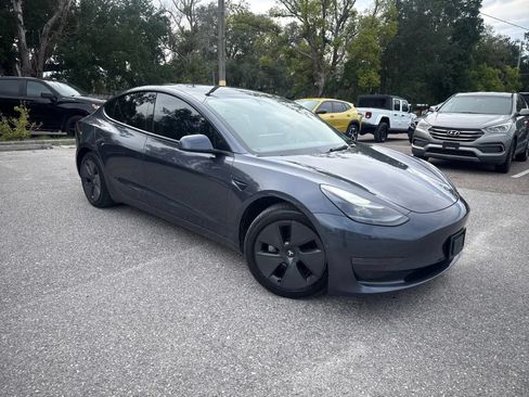 Used 2022 Tesla Model 3 Standard Range RWD image 6