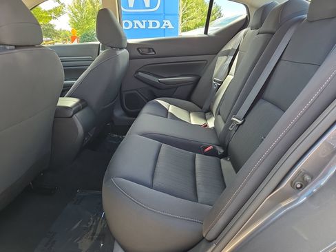 Used 2024 Nissan Altima 2.5 SV FWD image 30