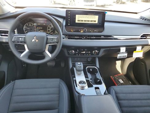 New 2026 Mitsubishi Outlander AWD image 6