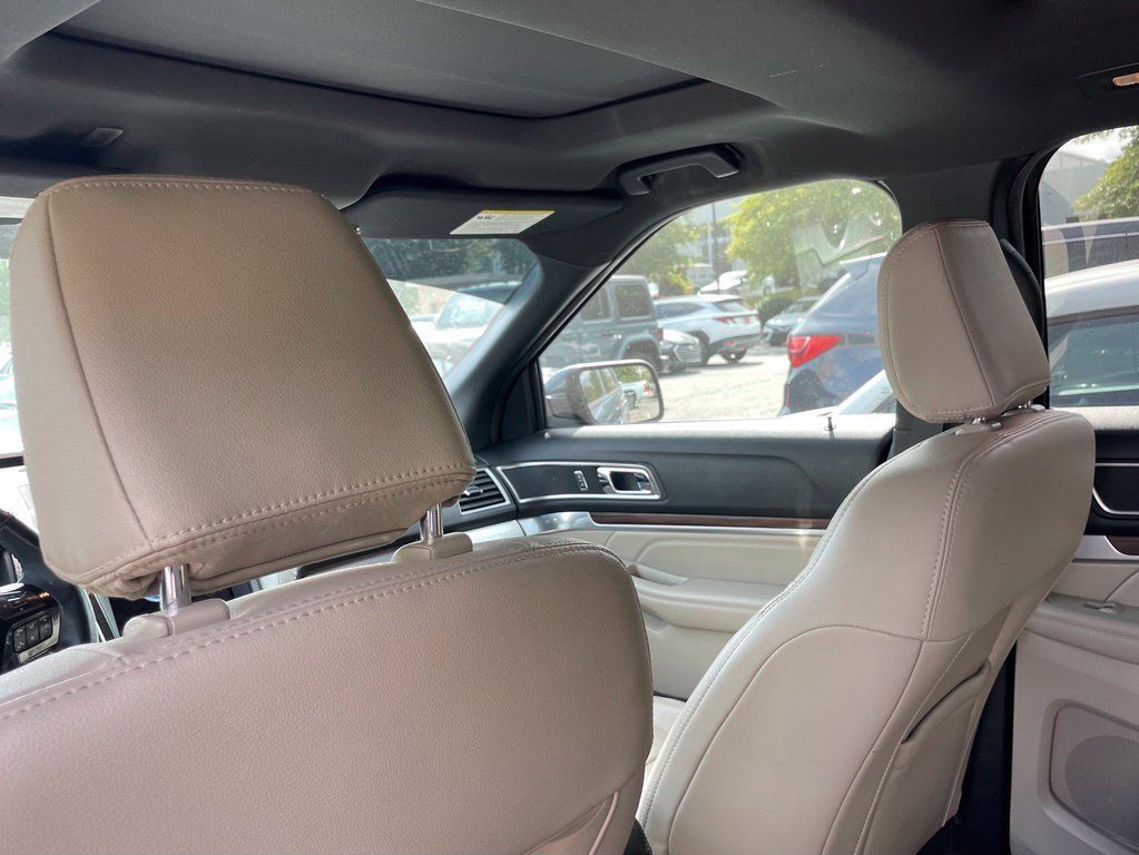 Used 2018 Ford Explorer Limited w/ Equipment Group 301A FWD image 24