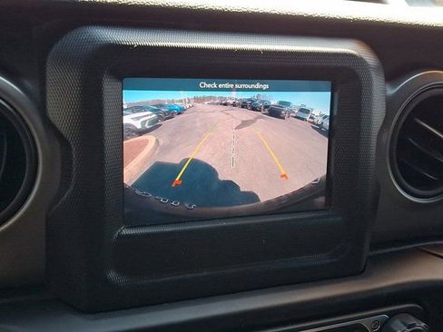 Certified 2022 Jeep Wrangler Unlimited Willys image 22