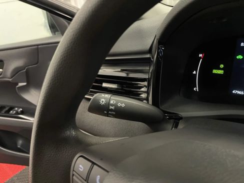 Used 2025 Toyota Camry LE FWD image 21
