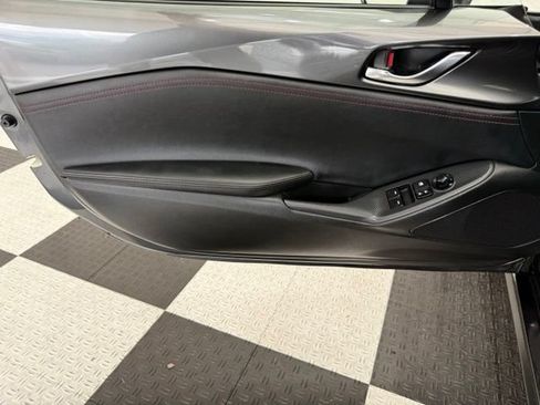Used 2018 MAZDA MX-5 Miata Grand Touring RWD image 14
