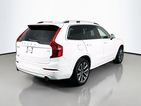 Used 2018 Volvo XC90 T5 Momentum w/ Momentum Plus Package FWD image 7