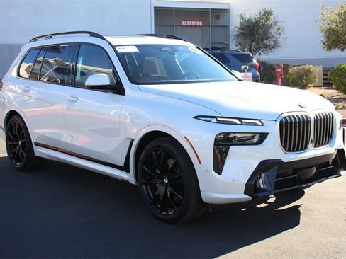 Used 2023 BMW X7 xDrive40i w/ M Sport Package image 11