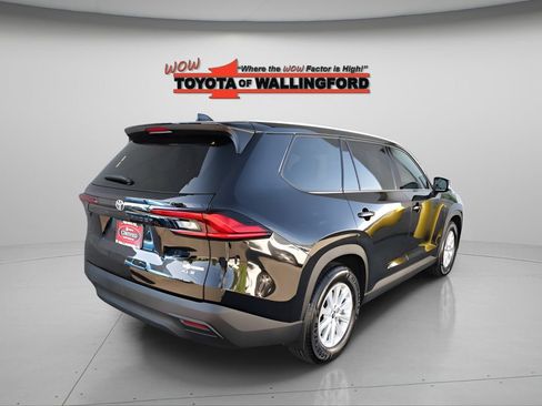 Certified 2024 Toyota Grand Highlander FWD image 12