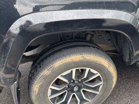 Used 2021 Toyota Tacoma TRD Sport image 28