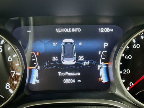 Used 2021 Jeep Compass Latitude w/ Sun and Sound Group AWD/4WD image 18