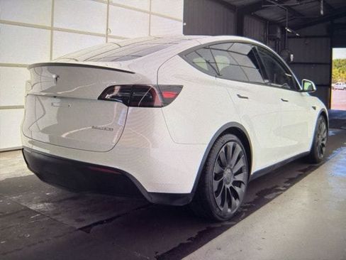 Used 2023 Tesla Model Y Performance image 4