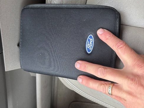 Used 2010 Ford Focus SES image 16