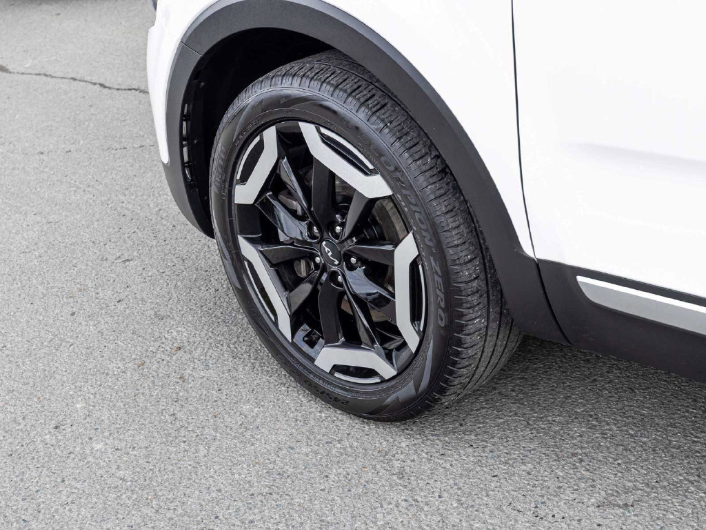 Used 2024 Kia Telluride EX w/ EX Captain's Chair Package AWD/4WD image 7
