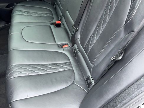 Used 2022 BMW X5 M50i image 45