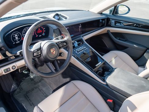 Certified 2026 Porsche Panamera 4 AWD/4WD image 4