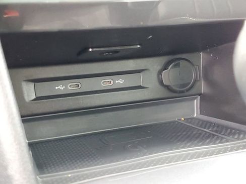 Used 2024 Volkswagen Tiguan SE R-Line image 21