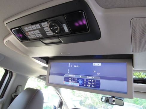 Used 2016 Honda Odyssey Touring Elite image 10