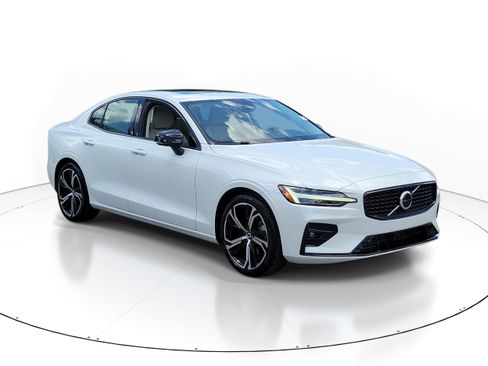 Certified 2024 Volvo S60 B5 Core AWD/4WD image 1