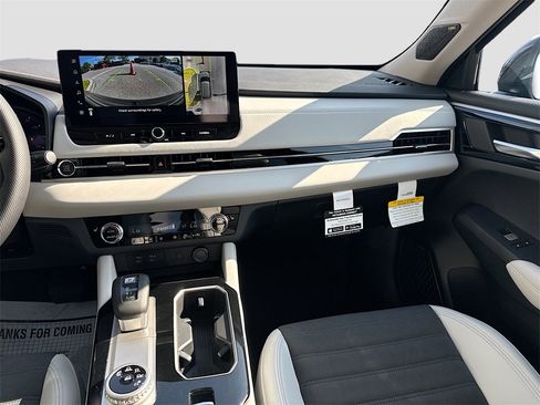 New 2025 Mitsubishi Outlander SE image 25