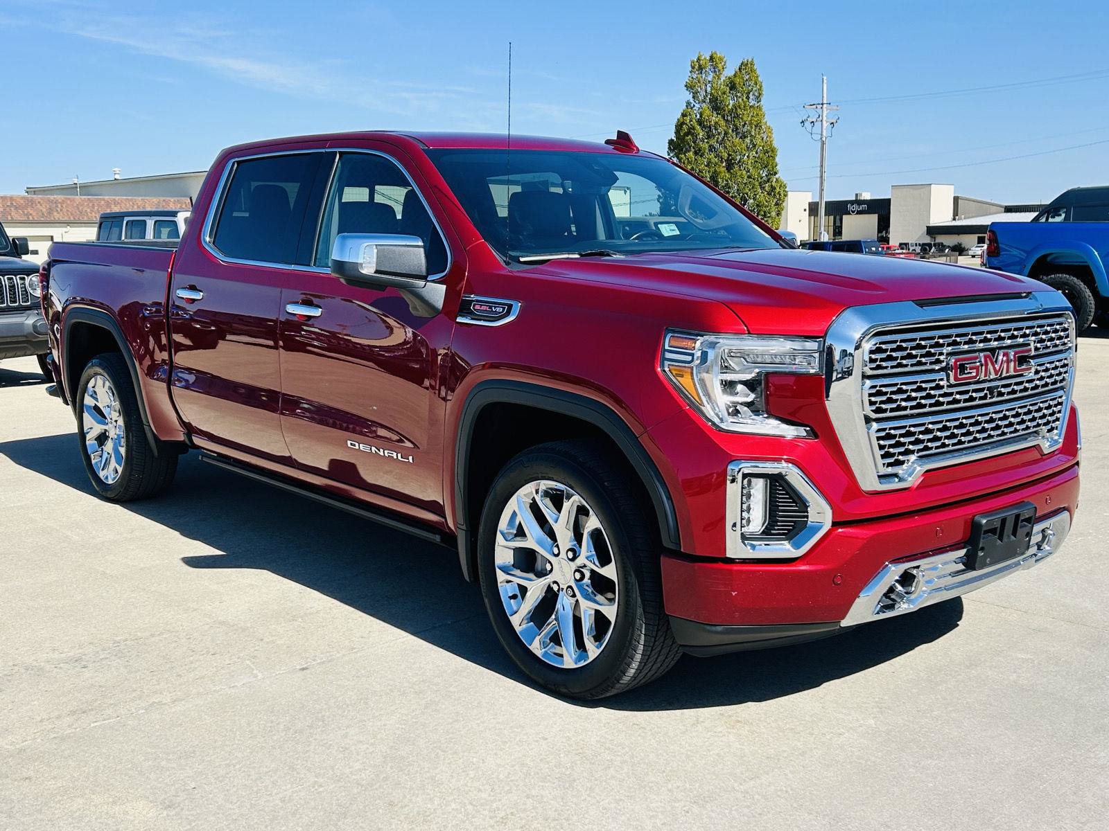 Used 2020 GMC Sierra 1500 Denali w/ Technology Package AWD/4WD image 2