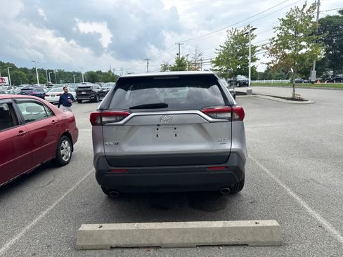Used 2025 Toyota RAV4 XLE AWD/4WD image 9