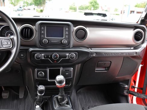 Used 2020 Jeep Wrangler Unlimited Sport image 12