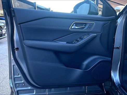 New 2026 Nissan Rogue Platinum image 13