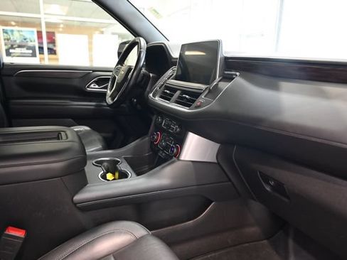 Used 2021 Chevrolet Suburban LT w/ Luxury Package AWD/4WD image 14