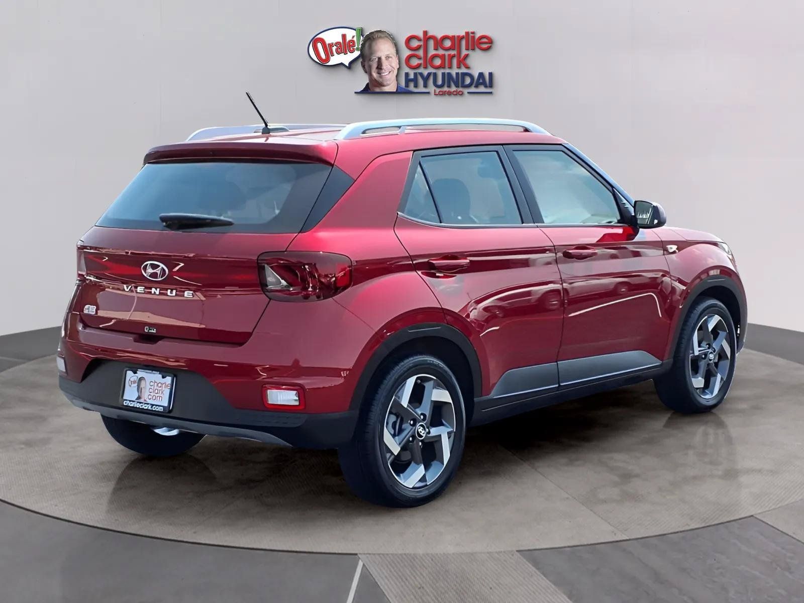 Certified 2025 Hyundai Venue Limited FWD image 5