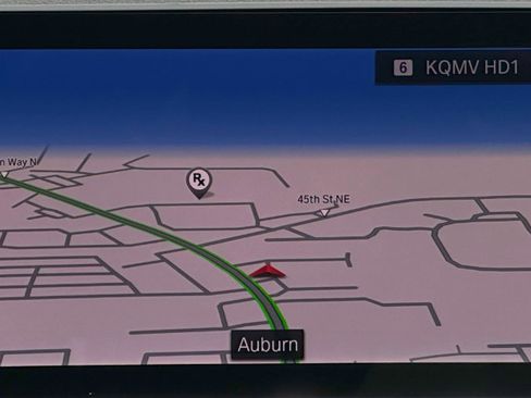 Used 2022 BMW 330i Sedan w/ M Sport Package image 12