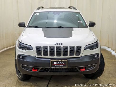 Used 2019 Jeep Cherokee Trailhawk AWD/4WD image 5