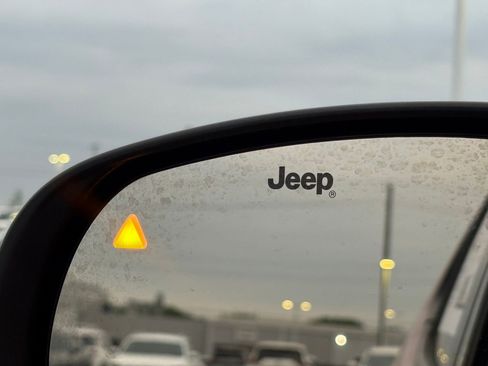 Used 2024 Jeep Compass Latitude image 13