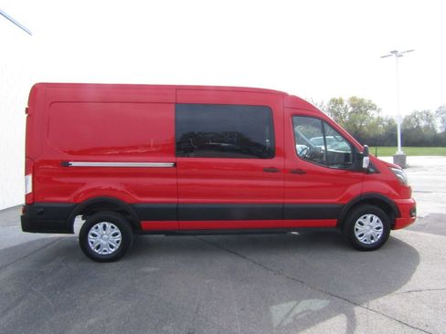 Used 2024 Ford E-Transit 148 Medium Roof image 10