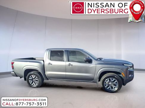 Used 2024 Nissan Frontier SL image 2