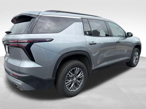 Used 2026 Chevrolet Traverse LT AWD/4WD image 7