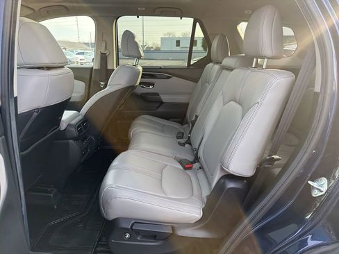 Certified 2025 Honda Pilot Touring image 20