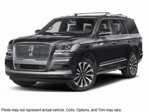 Used 2023 Lincoln Navigator Reserve image 1
