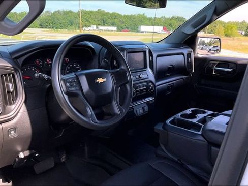 Used 2024 Chevrolet Silverado 1500 W/T w/ WT Value Package AWD/4WD image 18